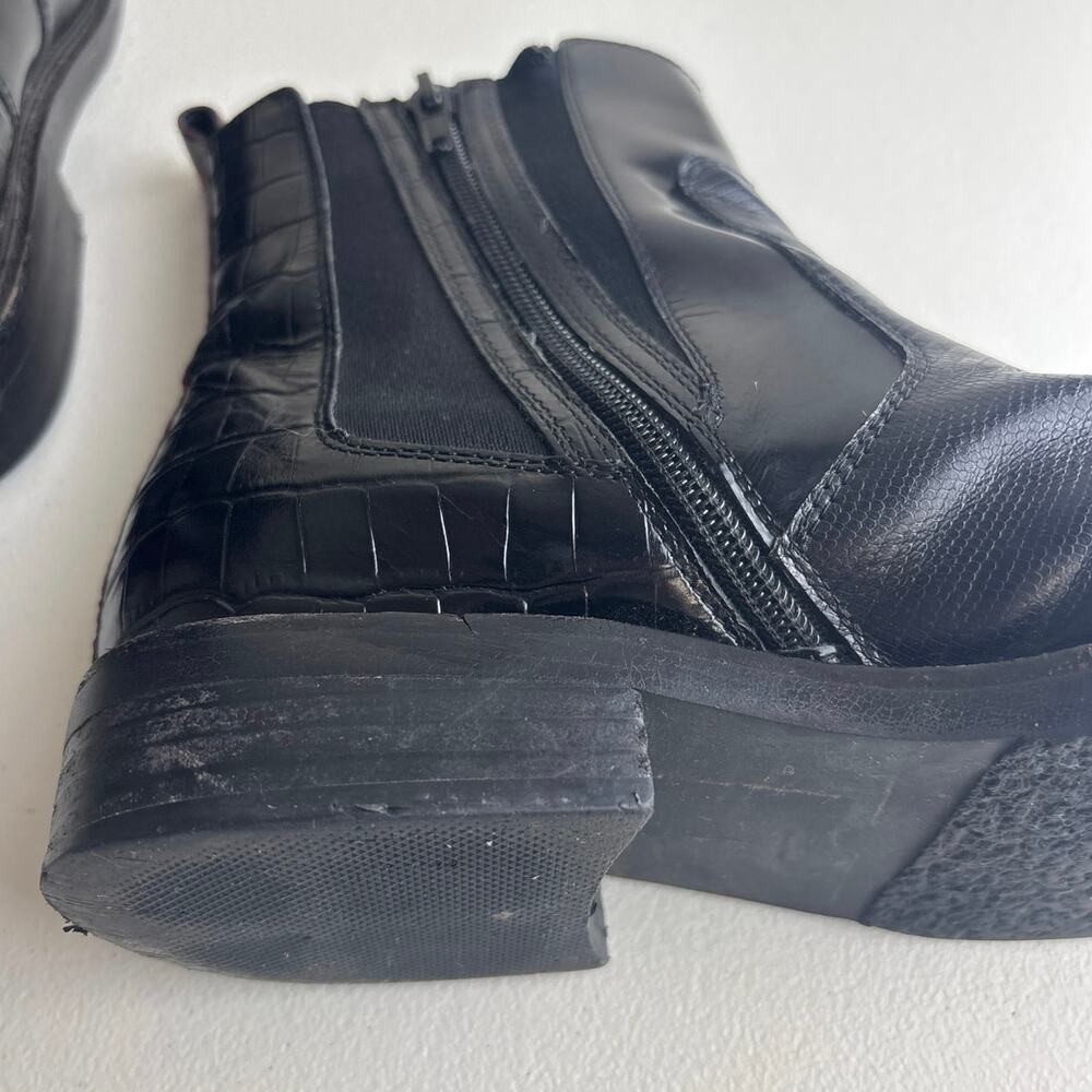 Jeffrey Campbell Edmond Black Lizard Chelsea Boot with Burgundy Accent Size 7.5 - Picture 9 of 13